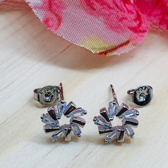 Sterling Silver 925 CZ Stud Earrings - Picture 4 of 4